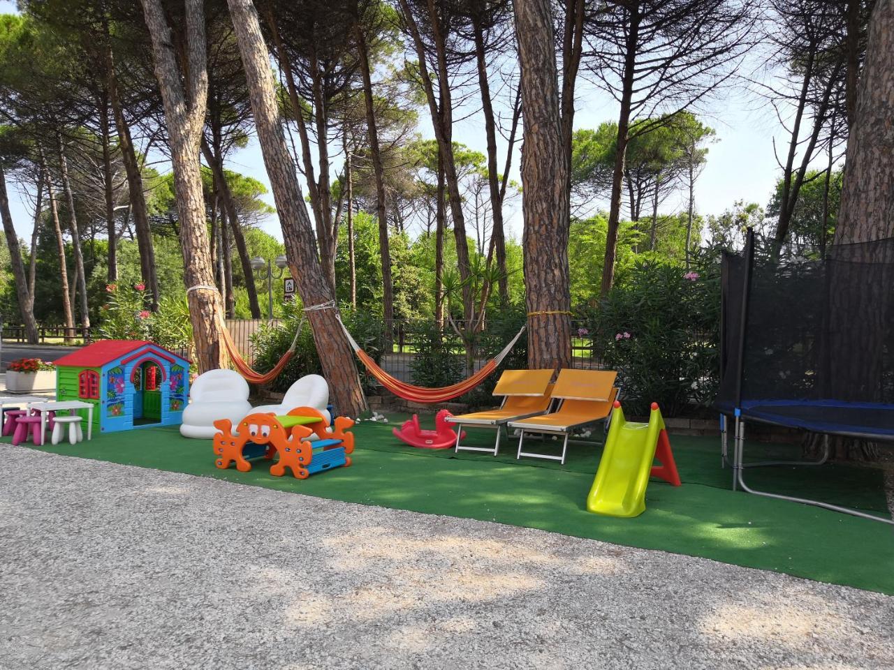 Club Vacanze In Червия Экстерьер фото